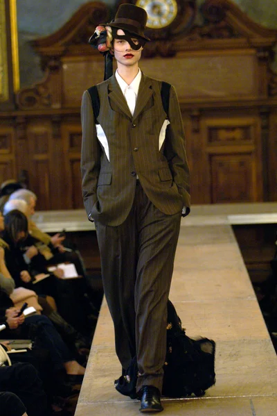 Look 25